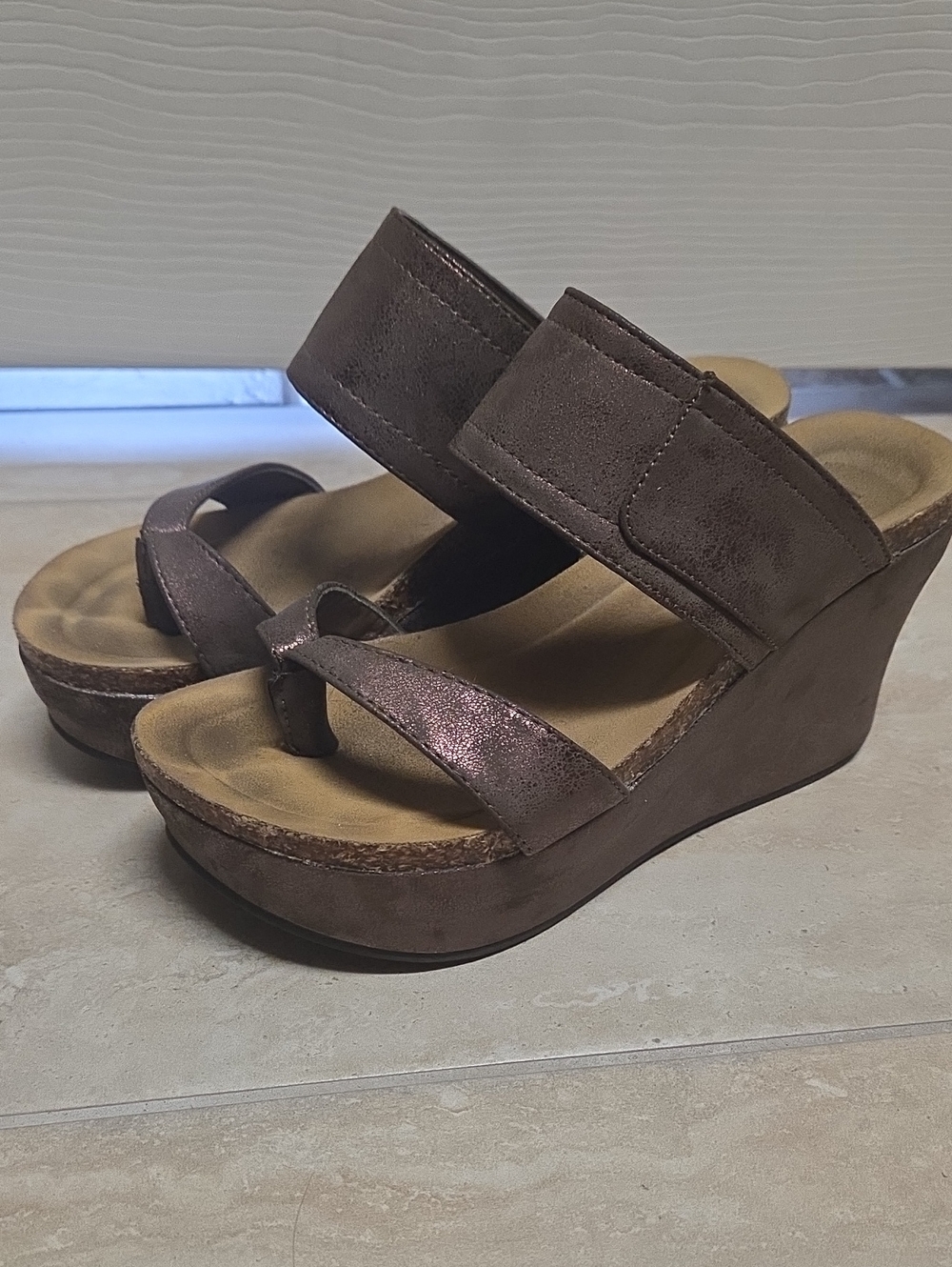 Women's Wedge Slide Sandals - Brown Metallic Accent
